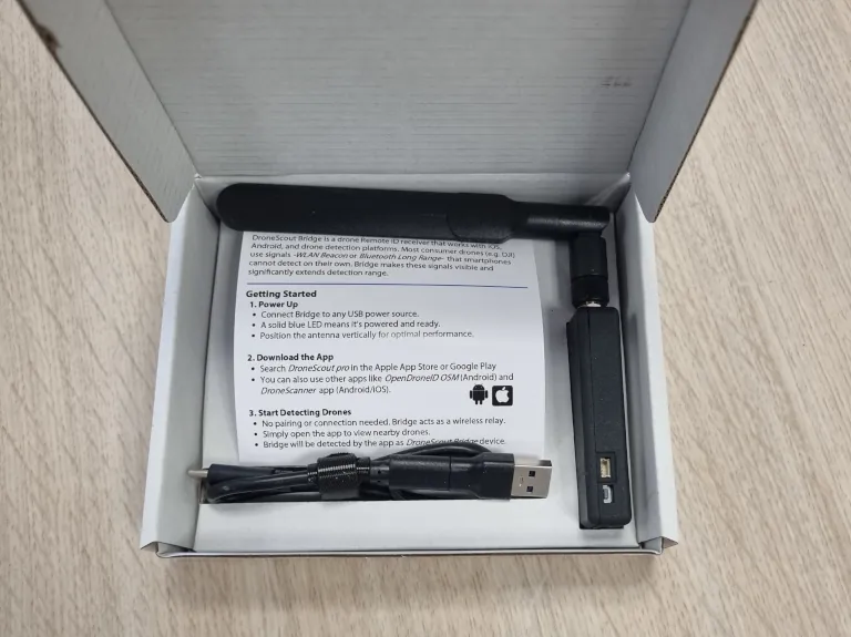 ds100_retail_cardboard_open